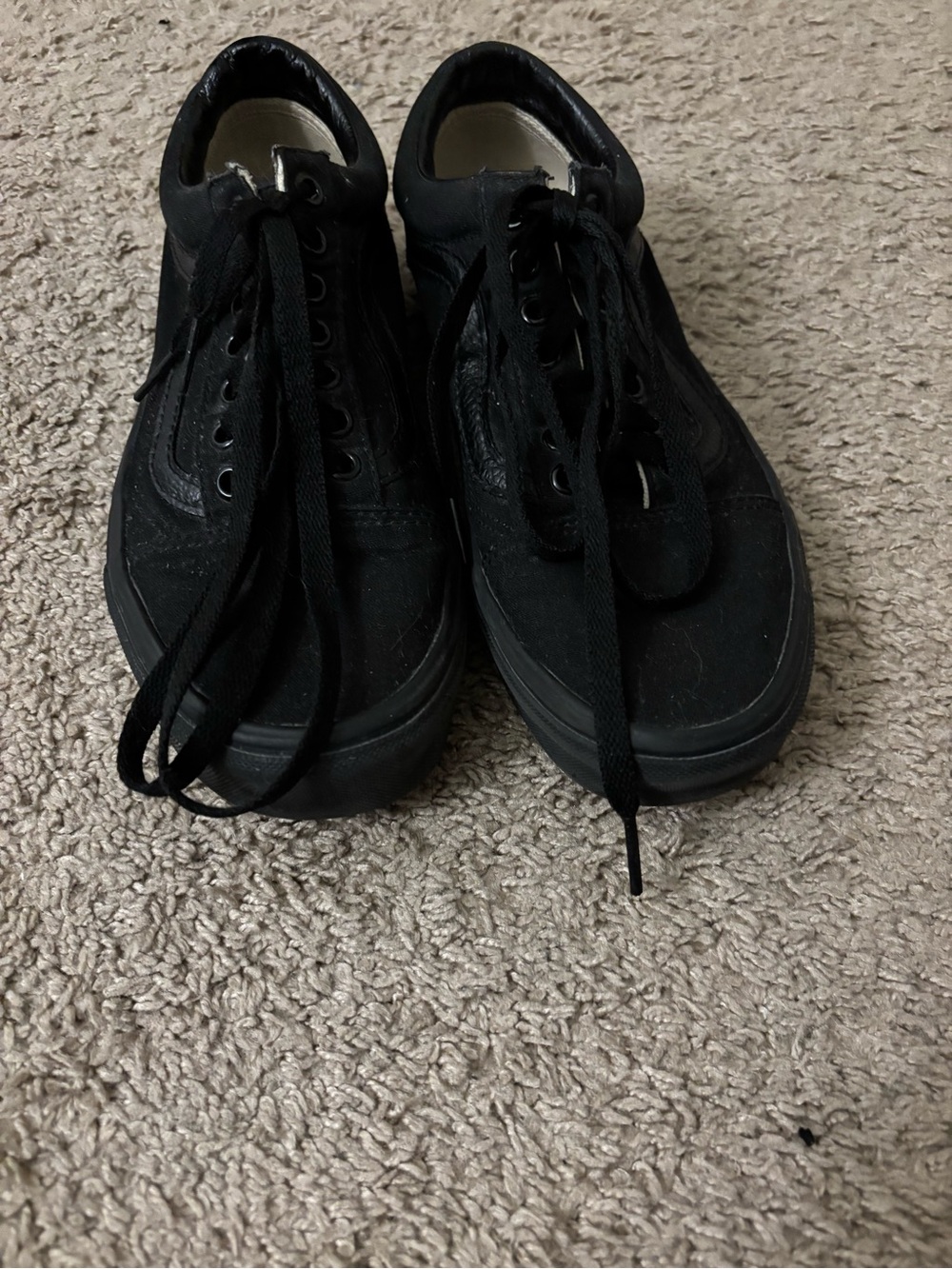 Woman’s Black Lace-Up vans size 9